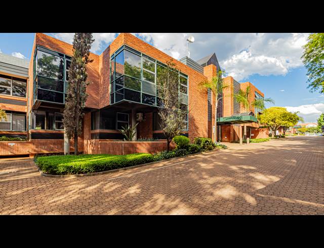 665M² OFFICE TO LET IN FERNDALE